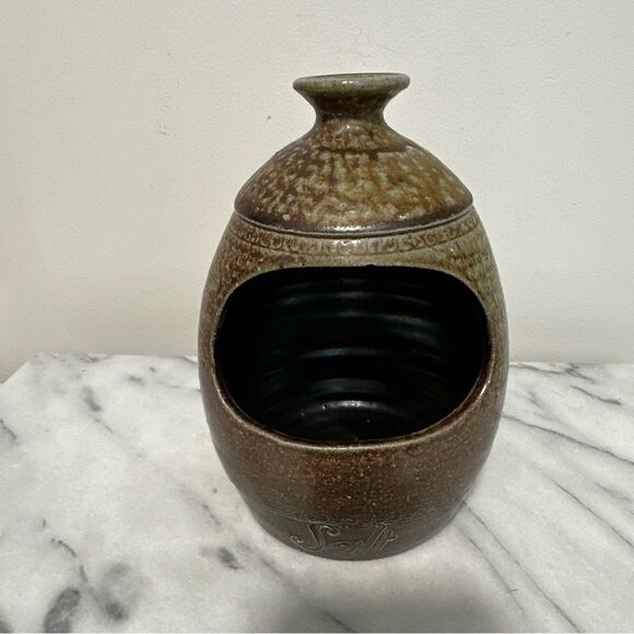Bendigo Salt Cellar hand made Australian pottery embossed SALT marked PD - Picture 2 of 16